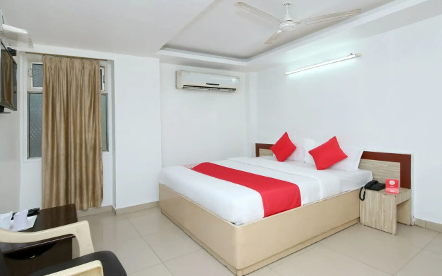 OYO 14465 Hotel Cozy Residency