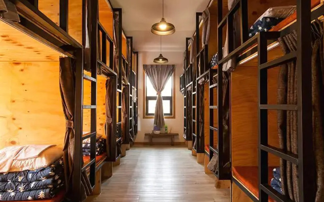 On The Stone Guesthouse 1 - Hostel