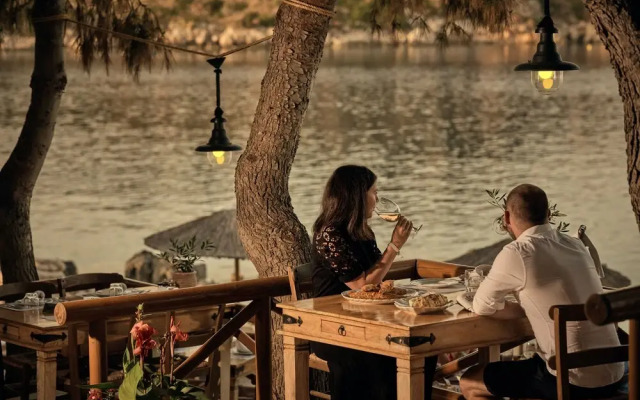 Nobelos Seaside Lodge