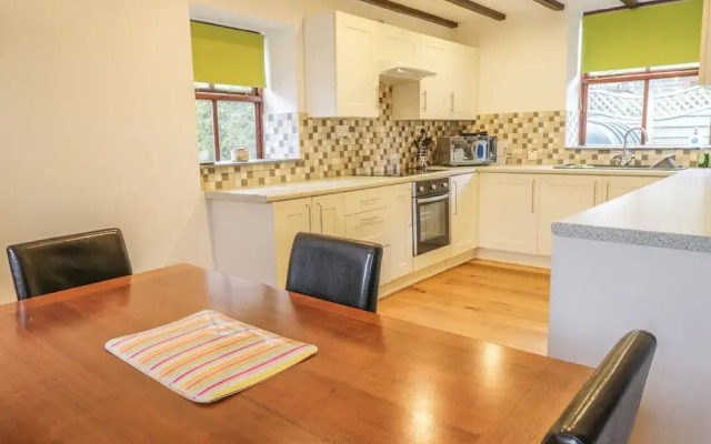 2 Stable Cottage