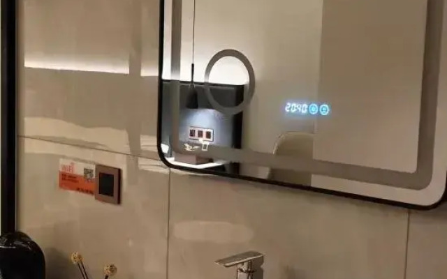 Jimmy Fashion Hotel (Changsha Yuehu Park Subway Station)