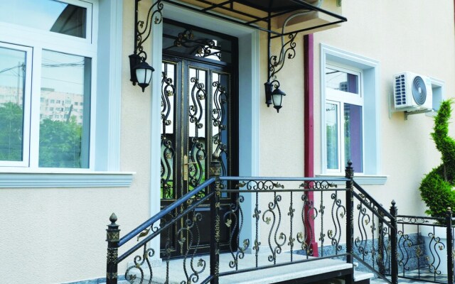 Hotel Atlantis Near Airport