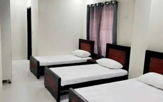 Uptown86 Girls Hostel