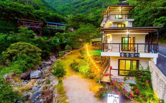 Miryang Sol Poonggyeong Pension