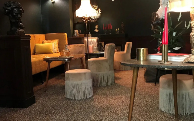 La Mondaine