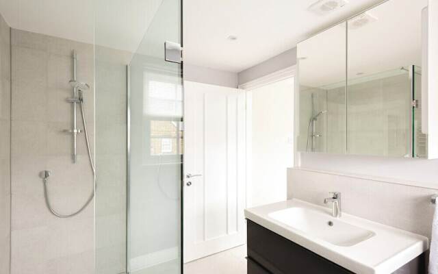 The Kensington House by H House