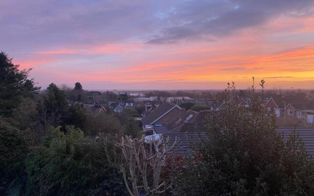 Willows Worthing 4 bed With ev Charger & sea Views