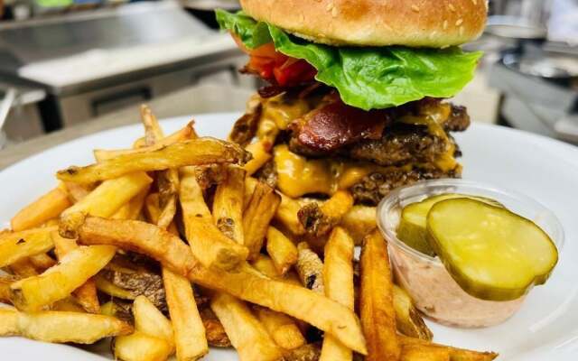 Bears Den Lounge and Motel