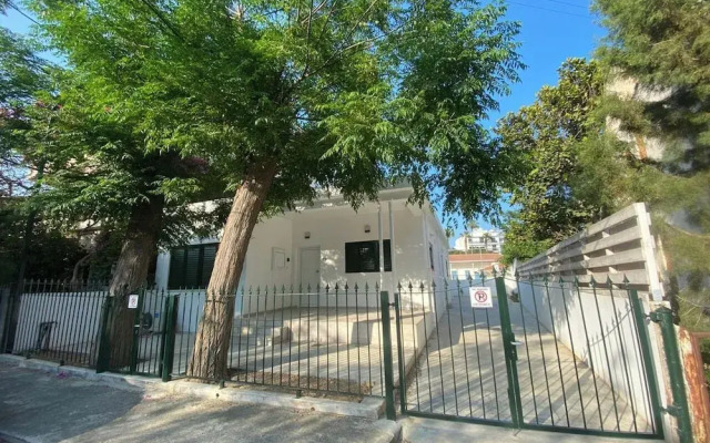 Arty Haven Spacious 3BR House in Larnaca