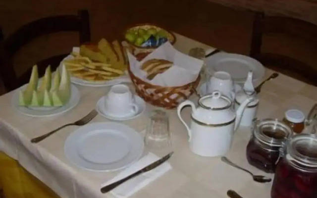 Angelucci Agriturismo con Camere e Agri Camping