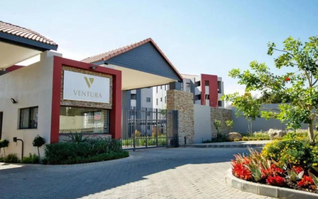 The Henlee Apartment on Ventura