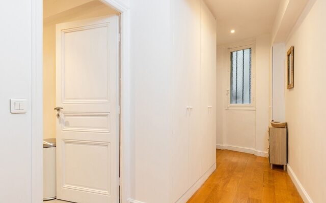 Louvre Les Halles Apartment