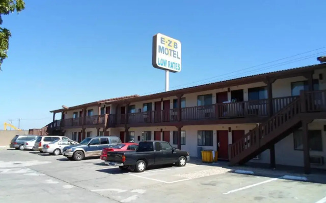 E-Z 8 Motel Newark