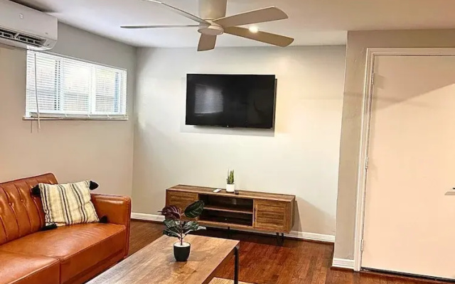 Modern 2 Bed Near Rice University