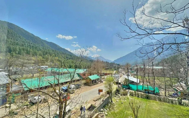 Hotel Fifth Season - Pahalgam