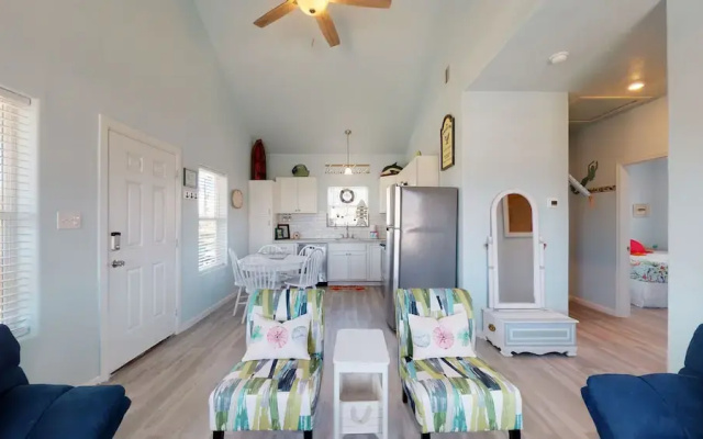 Warm Breezes 2 Bedroom Home