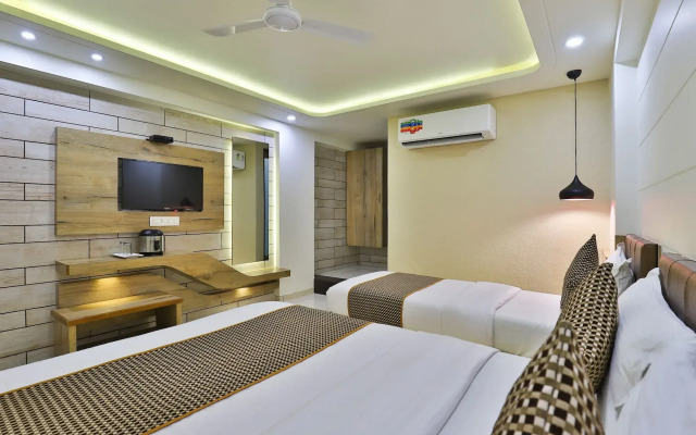 OYO 15453 Hotel Pearl