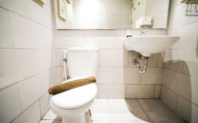 Simple And Homey 2Br At Benson Supermall Mansion Apartment