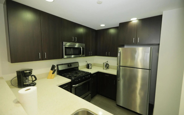 Sunshine Suites at Main St