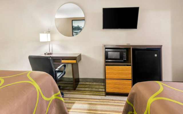 Super 8 by Wyndham Columbia
