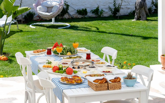 Otel Mavi Beyaz Datça