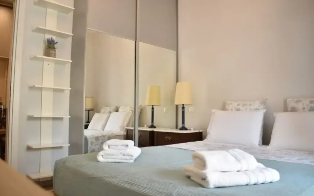 A Skip Away from the Acropolis Museum