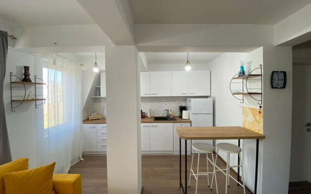 Kostas Duplex