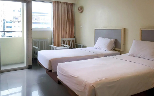 J TWO S Pratunam Hotel