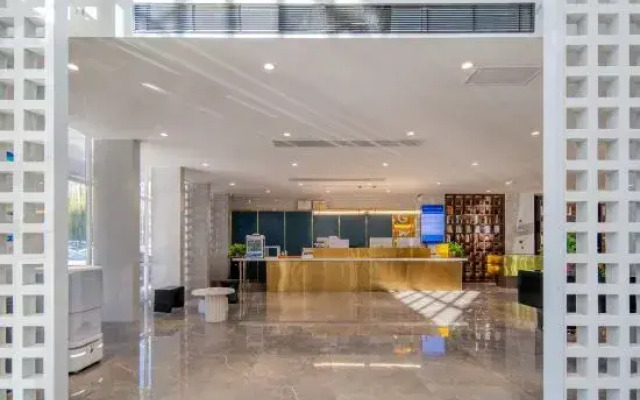 Gray Whale International Hotel (Longquan Branch)