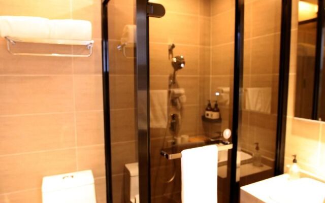 Vatica Beijing Chaoyang West Dawang Rd Jiulongshan Metro Station Hotel