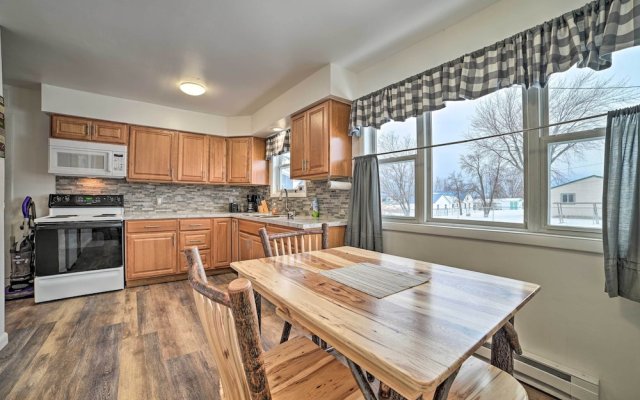 Cozy Houghton Lake Heights Cottage w/ Private Yard