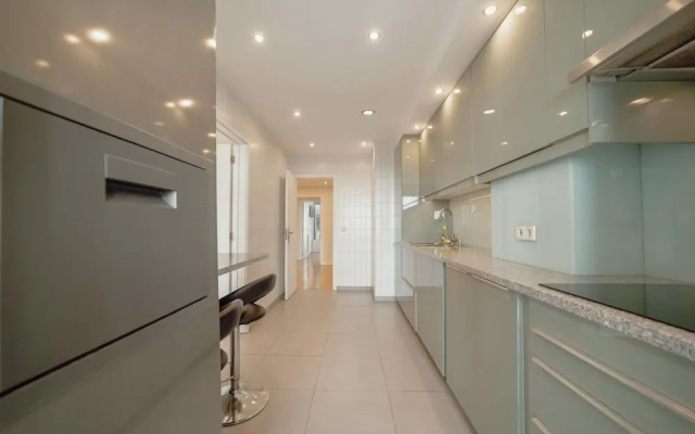 Downtown Grand Tower View by Vacationy