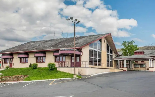 Econo Lodge Breezewood
