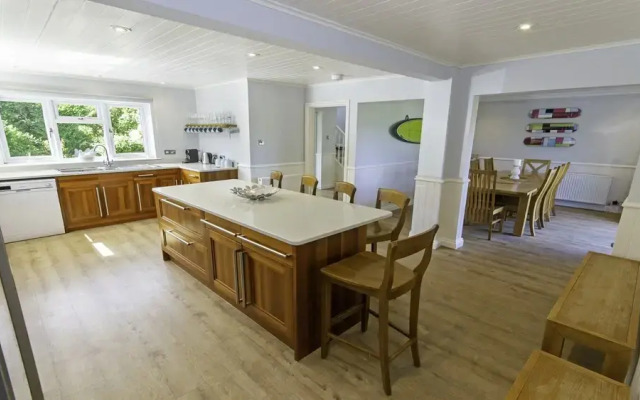 Ladywell Croyde 6 Bedrooms, Sleeps 12, Hot Tub