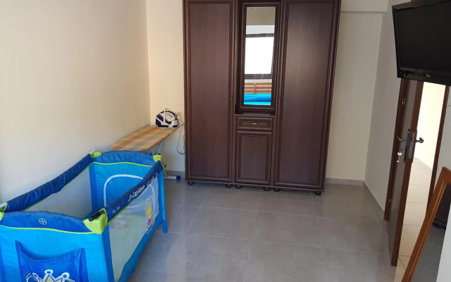 JOANNA SUNSET APTS Pomos