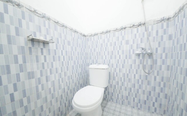 RedDoorz Syariah near Mall Roxy Banyuwangi 2