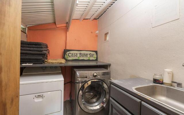 Casa Bahia Sur - Luxury Ocean View 3 Bedroom Home