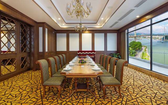 Wyndham Legend Halong Hotel