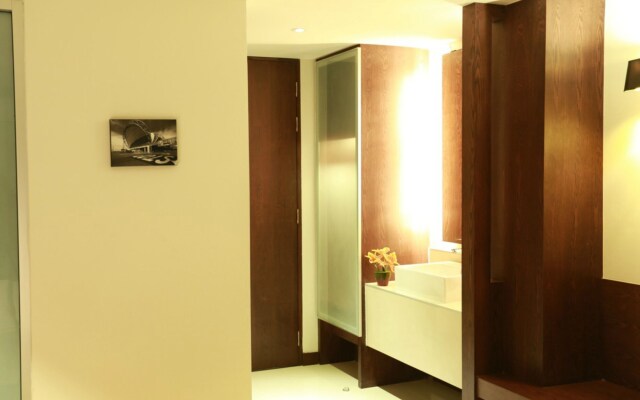 Collection O The Bangkok Airport Link Suite