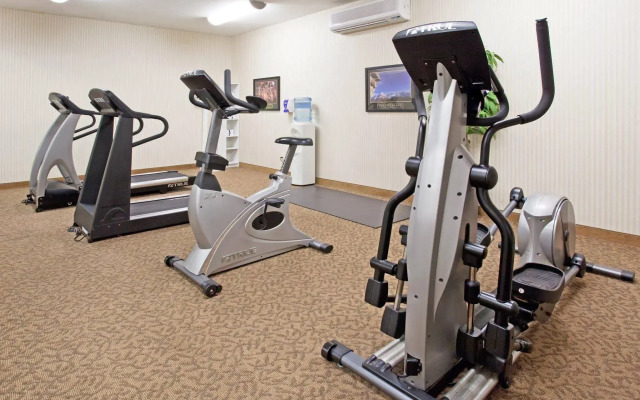 Country Inn & Suites by Radisson, Garden City, KS