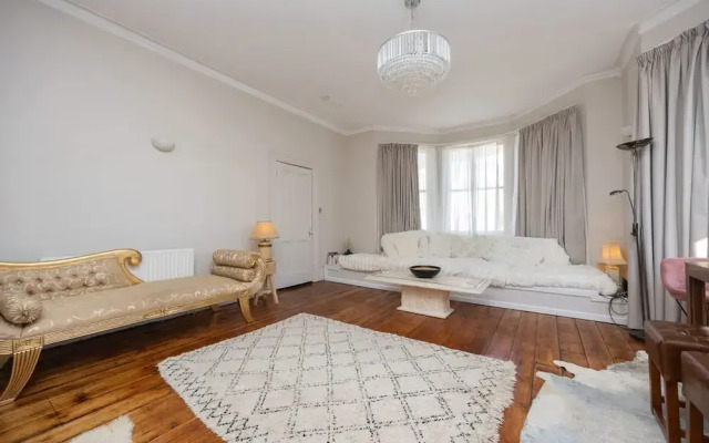 Host Stay St Aubyns Coastal Retreat