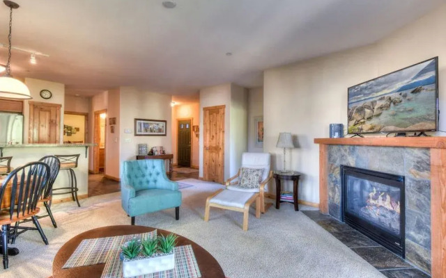 Alpine Way Lake & Sugar Bowl Resort