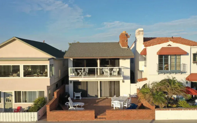 E Balboa 68385 by RedAwning