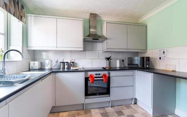 Sovereign House - by TJ Serviced Property