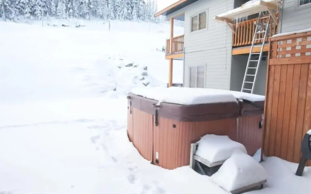 Snow Ridge by Apex Accommodations