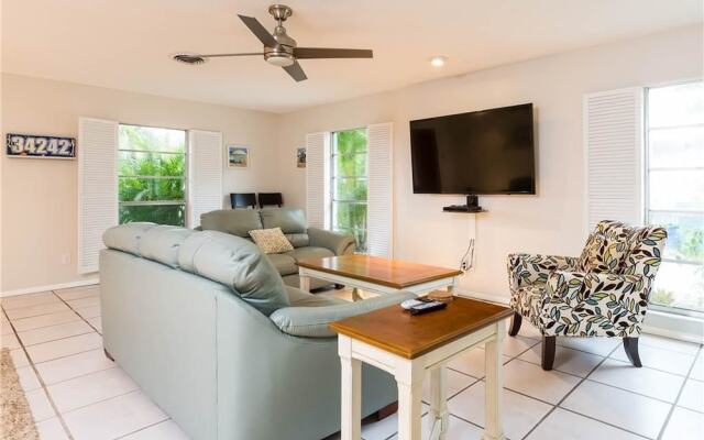 Crescent Street 1138 A - Two Bedroom Condo