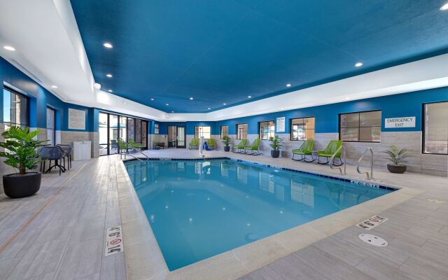 Hampton Inn & Suites Marina