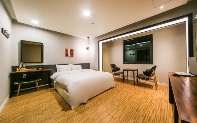 Changwon Paryongdong Soo