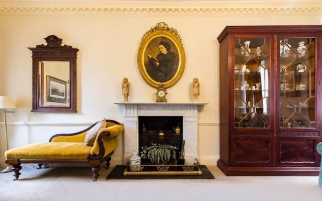 The Admirals Mansion - Central Bath