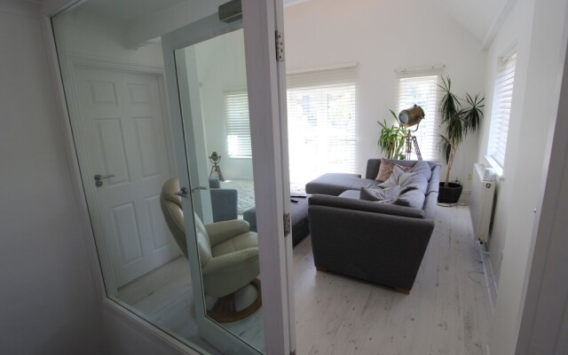 Beautifully Presented Three Bedroom House in Poole